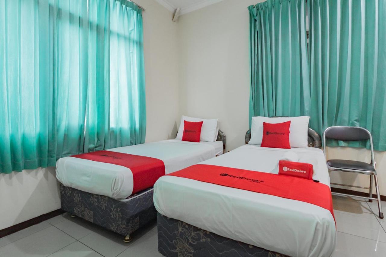 Reddoorz @ Achino Hotel باندونج المظهر الخارجي الصورة